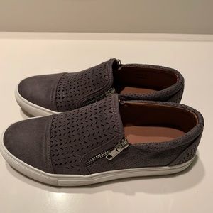 Report Alexa Charcoal Gray Slide Ons